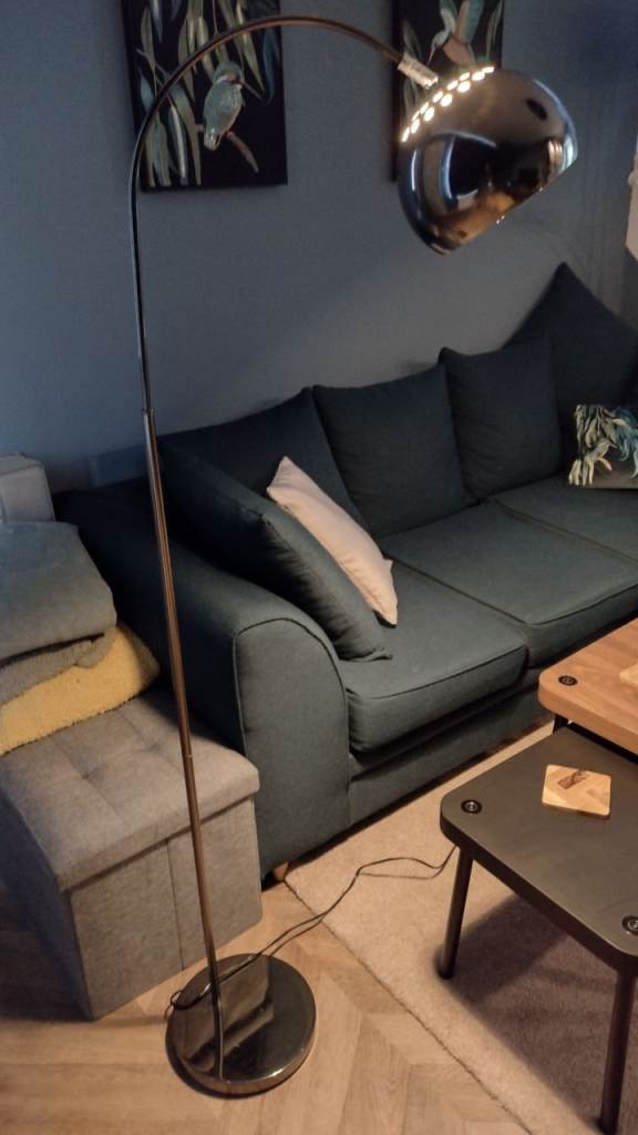 Chrome floor lamp - FREE