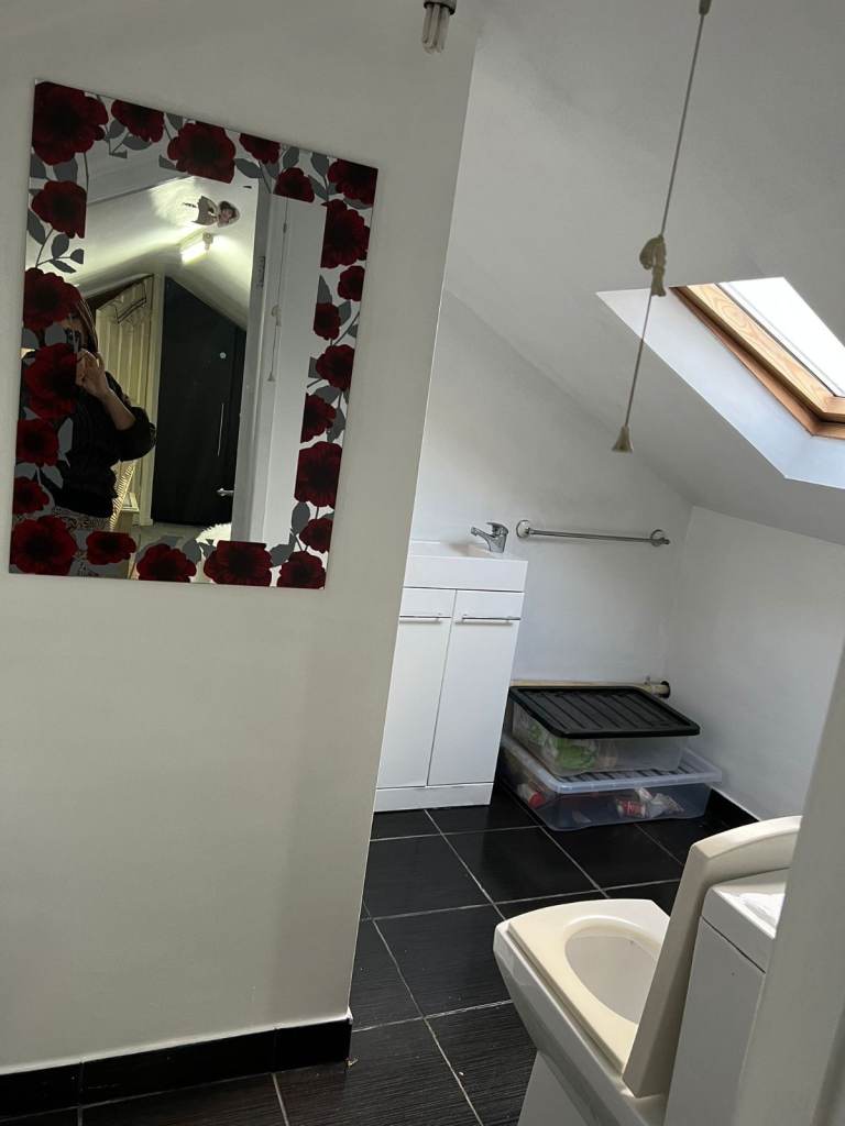 🌸 Lovely Room to Rent – Female Preffered🌸