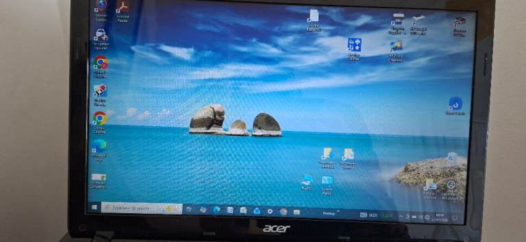 Acer Laptop – Good Condition, Ready to Go