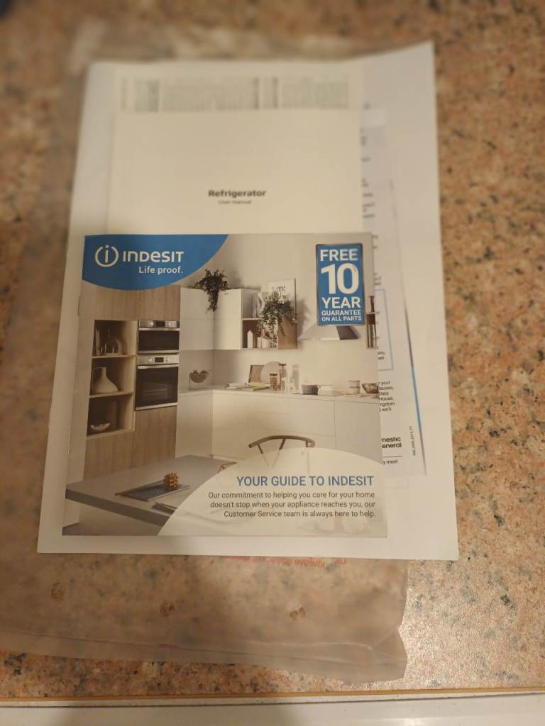 Indesit fridge slim 