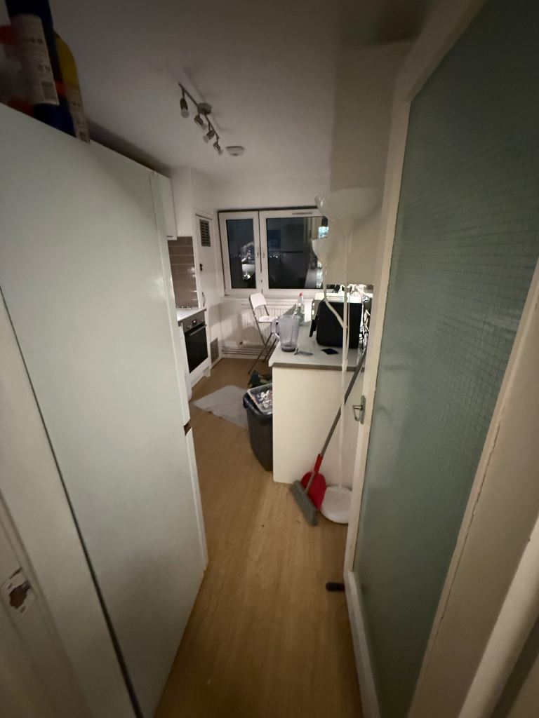 Shared flat £950, price can be negotiated