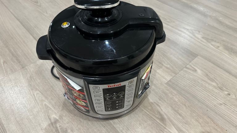 Tefal Electric Pressure Cooker – Good Condition
