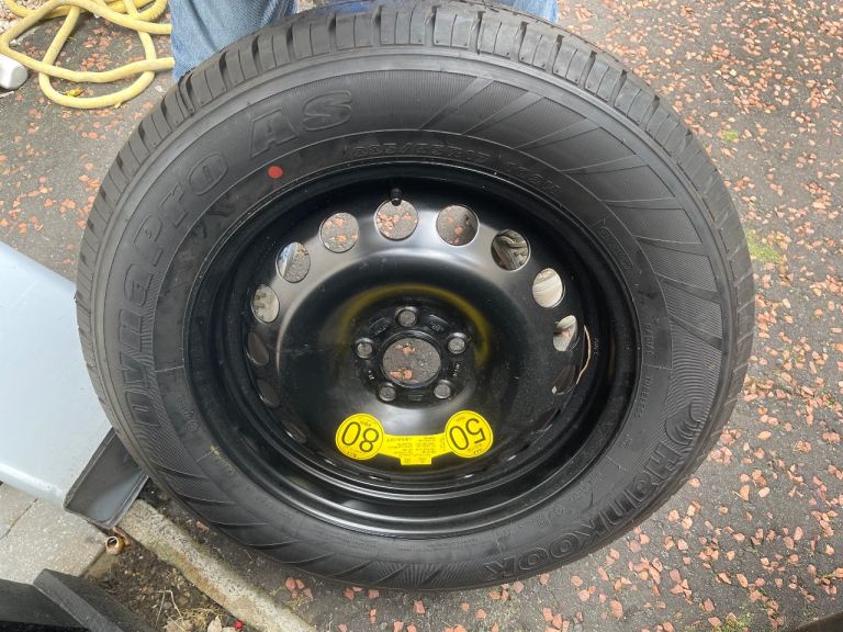 Land Rover Freelander2 spare tyre/steel rim/jack