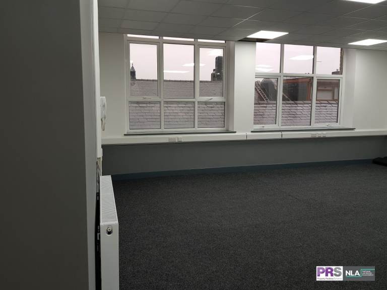 Office in great BD8 location, 5 minutes from City Centre. 541sqft, ALL utility bills included.