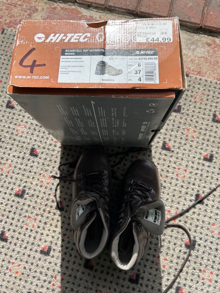 Walking boots 