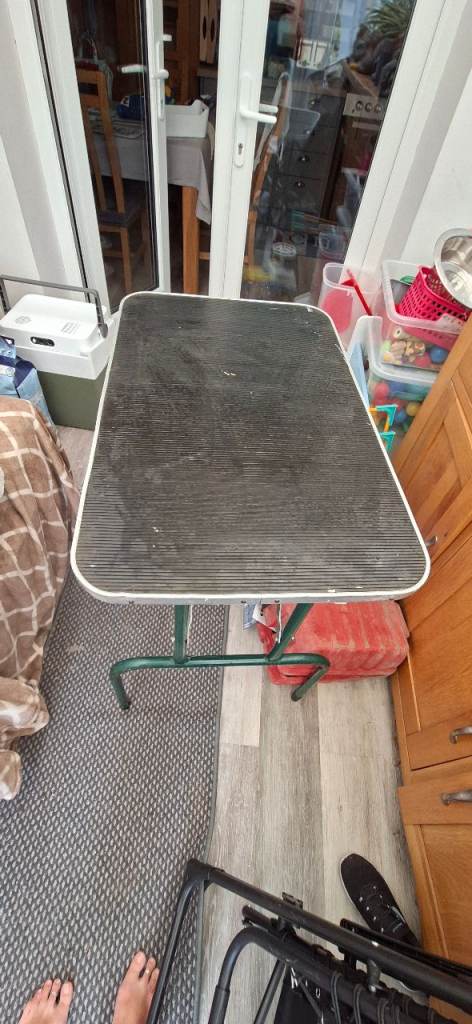 Free dog grooming table 