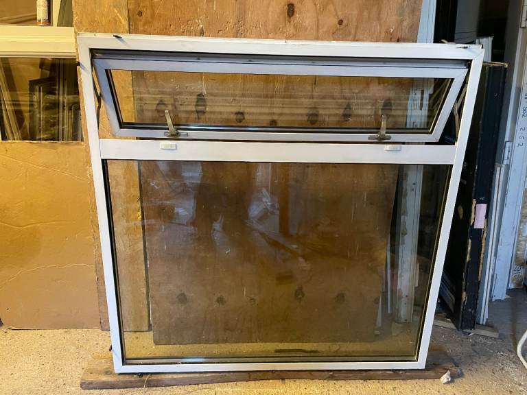 H 111 x W 112 cm - ALUMINIUM DOUBLE GLAZED WINDOW - CLEAR GLASS (REF: MJ260)