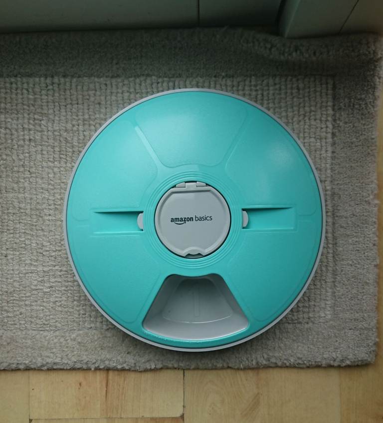 Electronic pet feeder 