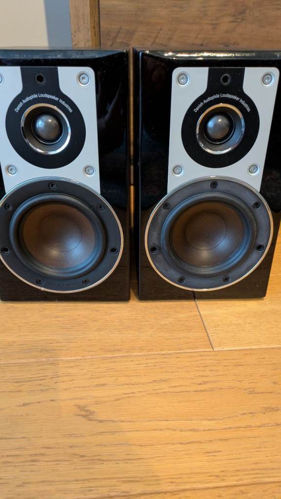 Pair of Dali Opitcon 1 Speakers