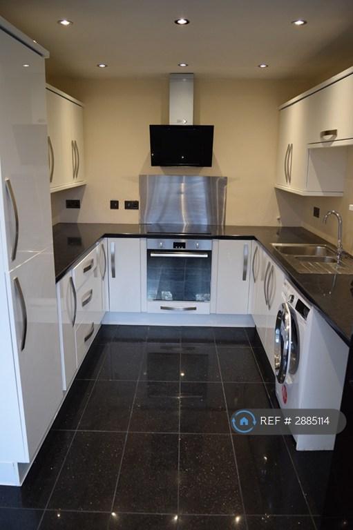 2 bedroom flat in Linden Close, Dunstable, LU5 (2 bed) (#2885114)