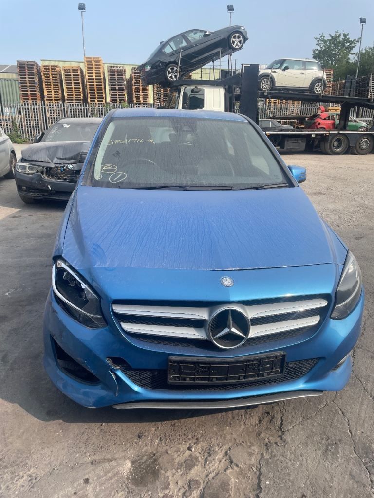 MERCEDES BENZ W246 LCI BREAKING SPARE PARTS DOOR HEADLIGHT WIND MIROR SLAM PANEL BONNET BUMPER