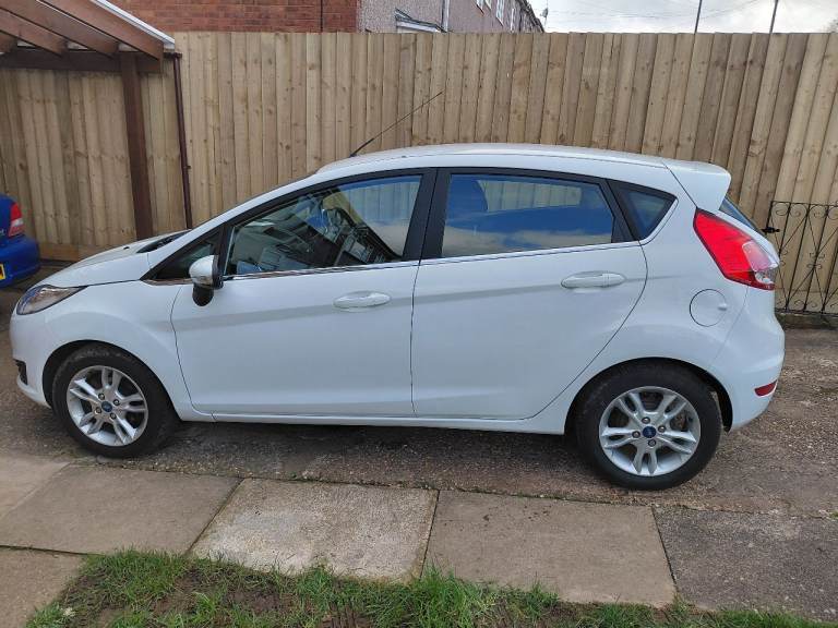 Ford, FIESTA, Hatchback, 2015, Manual, Cambelt done. 2 Owners.