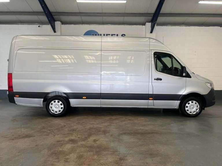 2023 Mercedes-Benz Sprinter 3.5t H2 Premium Van PANEL VAN DIESEL Manual