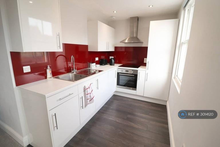 2 bedroom flat in Brunswick Place, Hove, BN3 (2 bed) (#3014120)