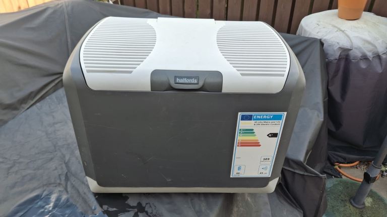 Mobicool 40 Litre Electric Coolbox – Mains & 12V/24V
