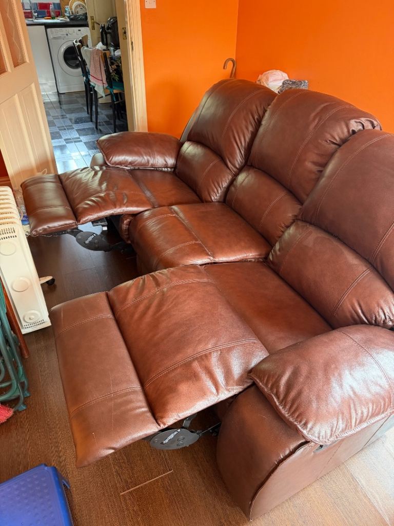 Harveys Brown Leather Recliner Sofa Set – Good Working Order