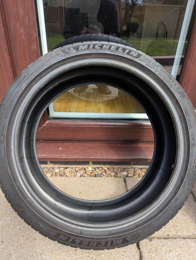 Michelin Pilot 4s Tyre