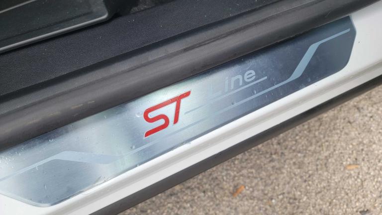 2024 Ford Puma 1.0 EcoBoost Hybrid mHEV ST-Line 5dr Hatchback Petrol Manual