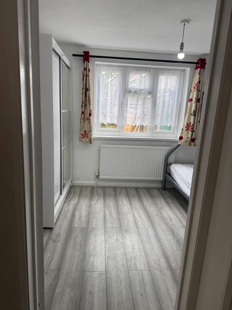 2 bed flat to let Slough Cippenham 