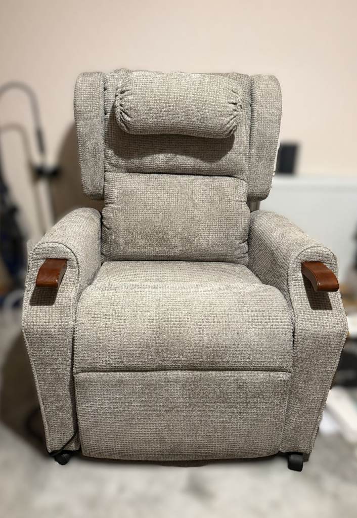 Riser and Recliner chair - ascot