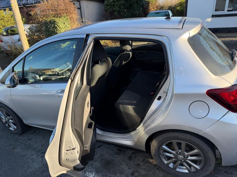 2015 Toyota Yaris 1.33 VVT-i Icon 5dr HATCHBACK Petrol Manual