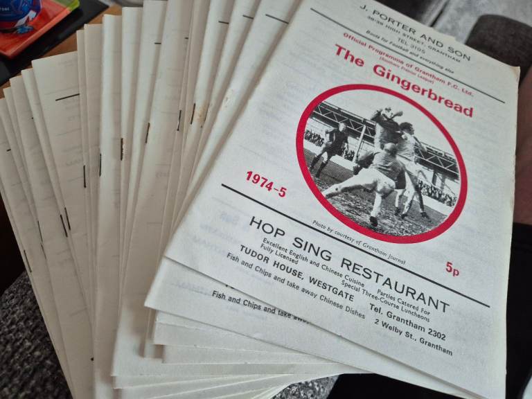 100 different Grantham Town FC Football Programmes - Collection