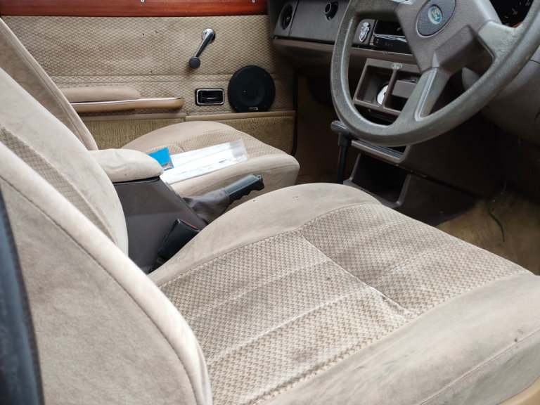 Ford, CORTINA GHIA AUTO, 1982, 1993 (cc)