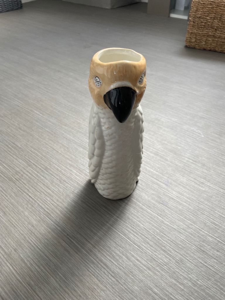 Parrot vases
