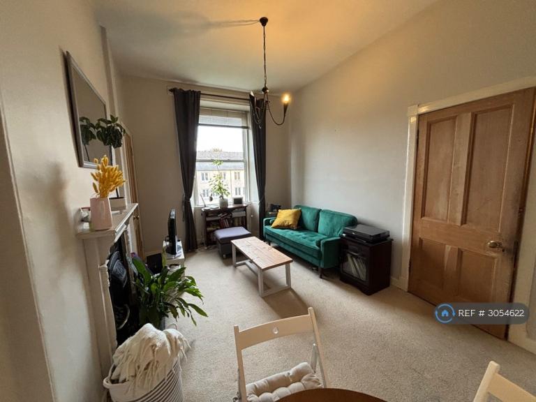 2 bedroom flat in Dean Park Street, Edinburgh, EH4 (2 bed) (#3054622)