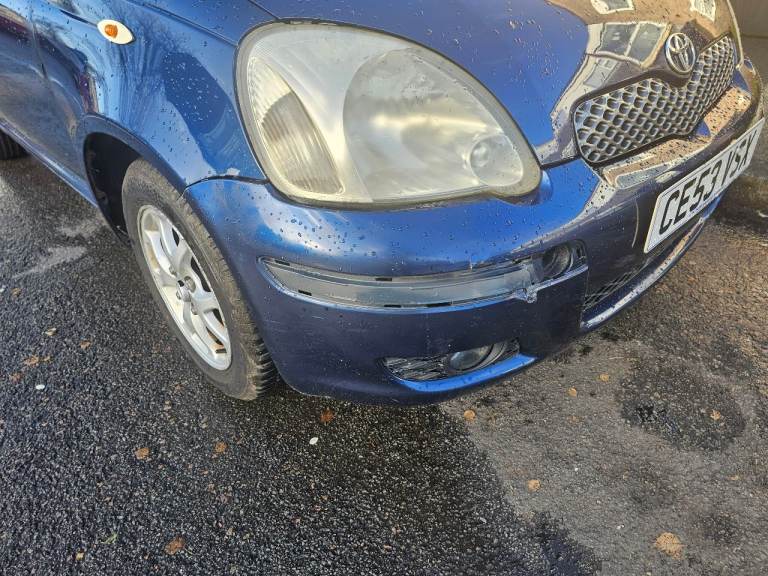 Toyota yaris 1.3 petrol T spirit spec 5dr only 76k mileage look