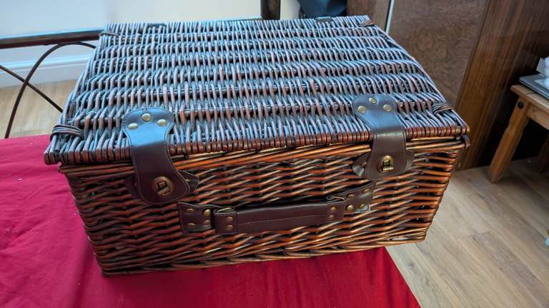Small wicker basket 