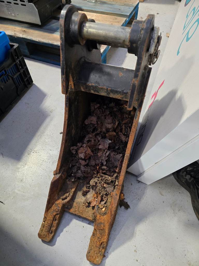 Rhinox Excavator Bucket – Pin On