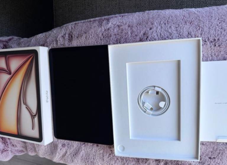 New, never used, ipad Air 11 inch M3 Starlight 128GB in brand New With 6 Months Warranty remaining