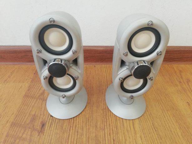 Pair of Sony Pascal SA-VE705 speakers,