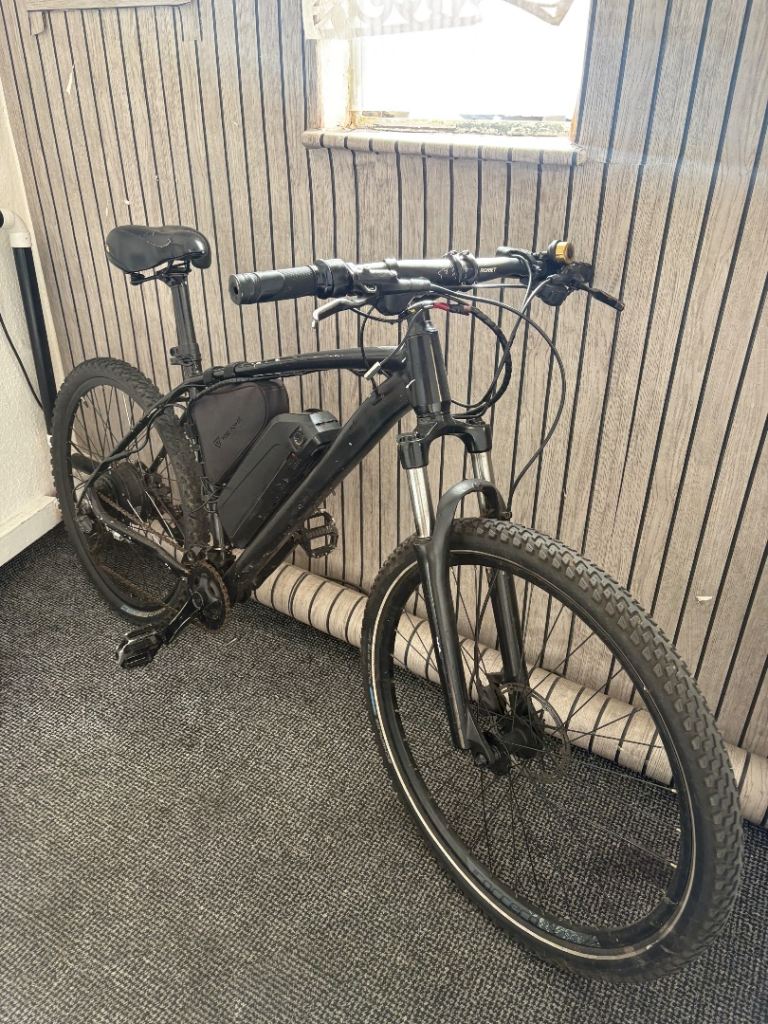 E-Bike / Electric Bike – Spares or Repair (Powers On / Needs Attention)