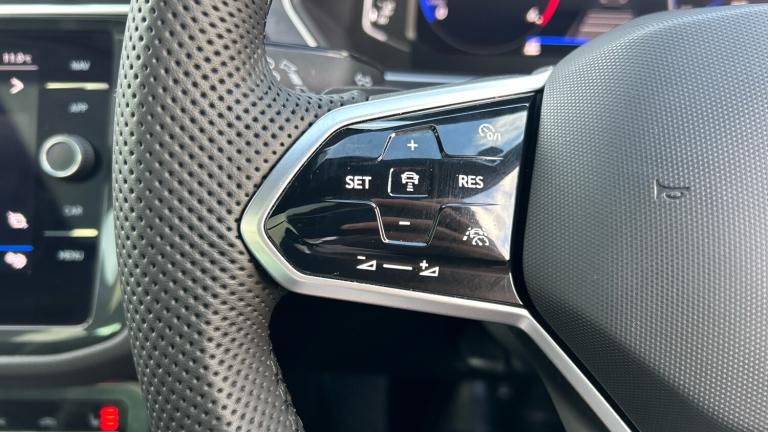 2022 Volkswagen Tiguan 2.0 TDI 200 4Motion R-Line 5dr DSG ESTATE DIESEL Automatic