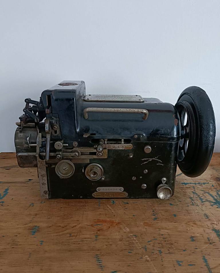 Willcox & Gibbs Straw Hand Stitch hat BOX machine