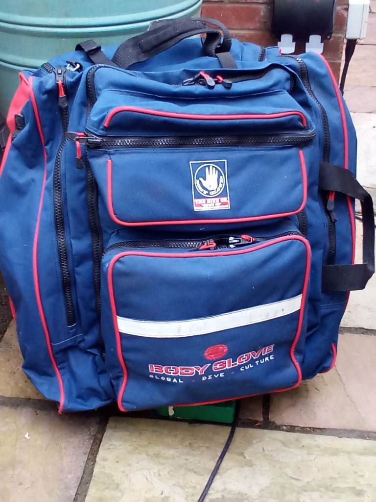Body Glove dive equipment bag - with plenty of storage for all your gear!!