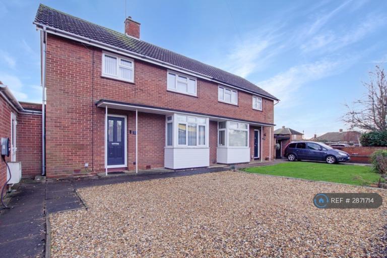 3 bedroom house in Queens Drive, Bedford, MK41 (3 bed) (#2871714)