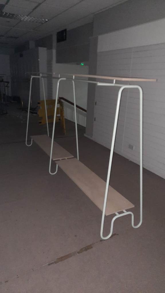 Various Sizes Display Rails