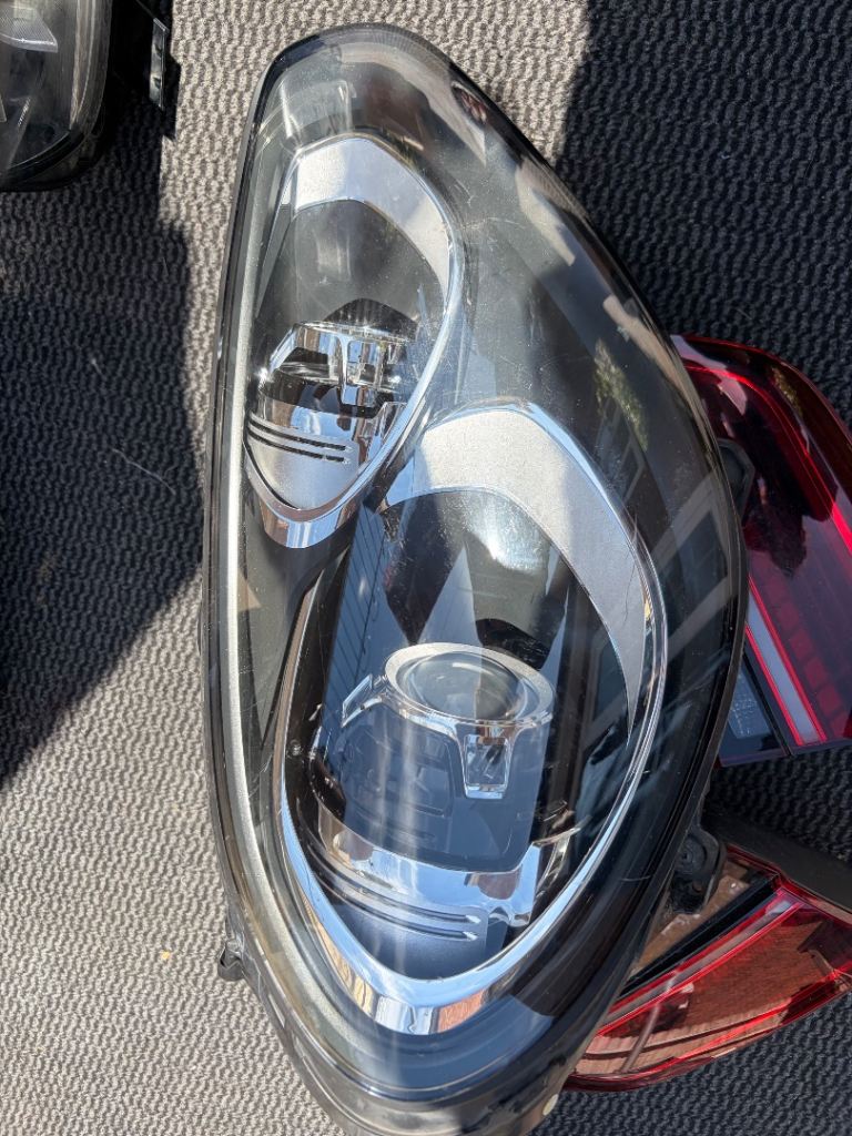 Porsche Cayenne Headlight Passenger Side