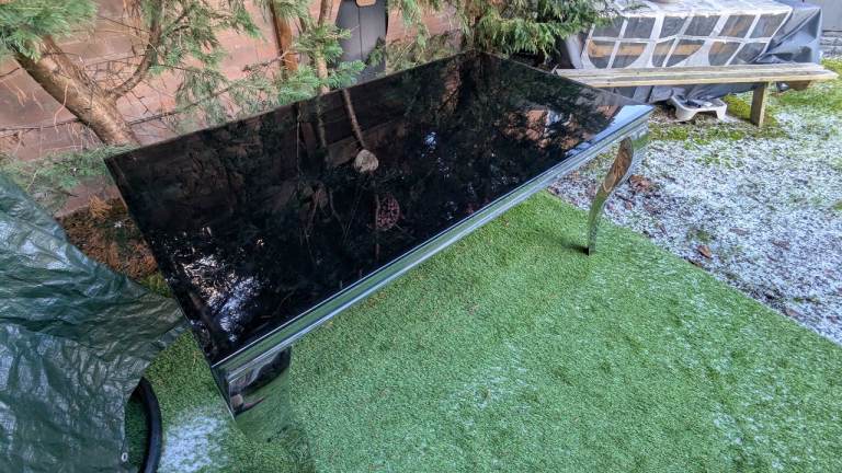 Dining table and chairs 