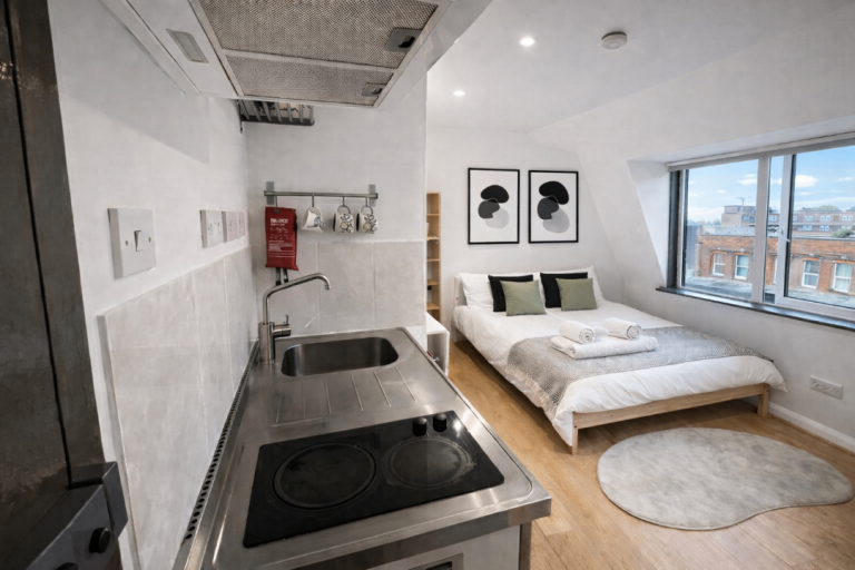 Bright Self-contained Studio Apartment in excellent location