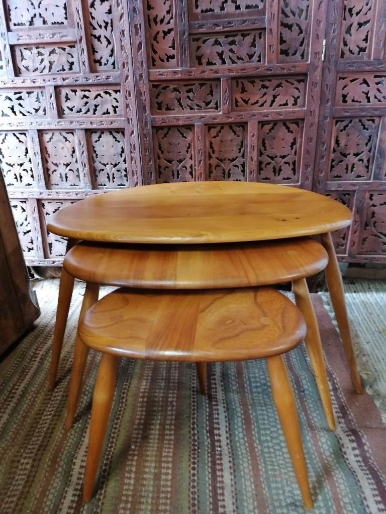 Lovely Vintage Set of Ercol Pebble Coffee Tables 