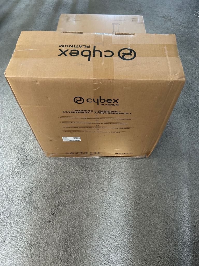 Cybex Cloud Z+ Seat and Cybex Isofix Base