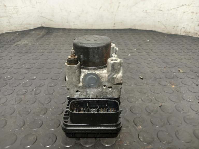 Toyota Mr2 Abs Pump/Modulator 2002-2006 1.8l 1zz-Fe 4451017090