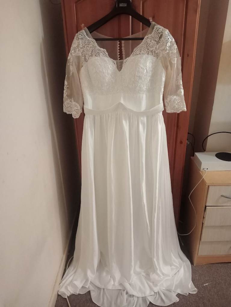 Wedding dress size 18/20