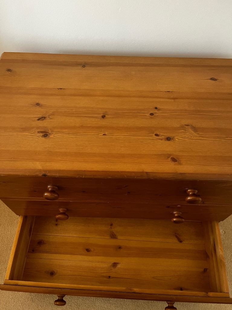 FREE CHEST OF DRAWERS