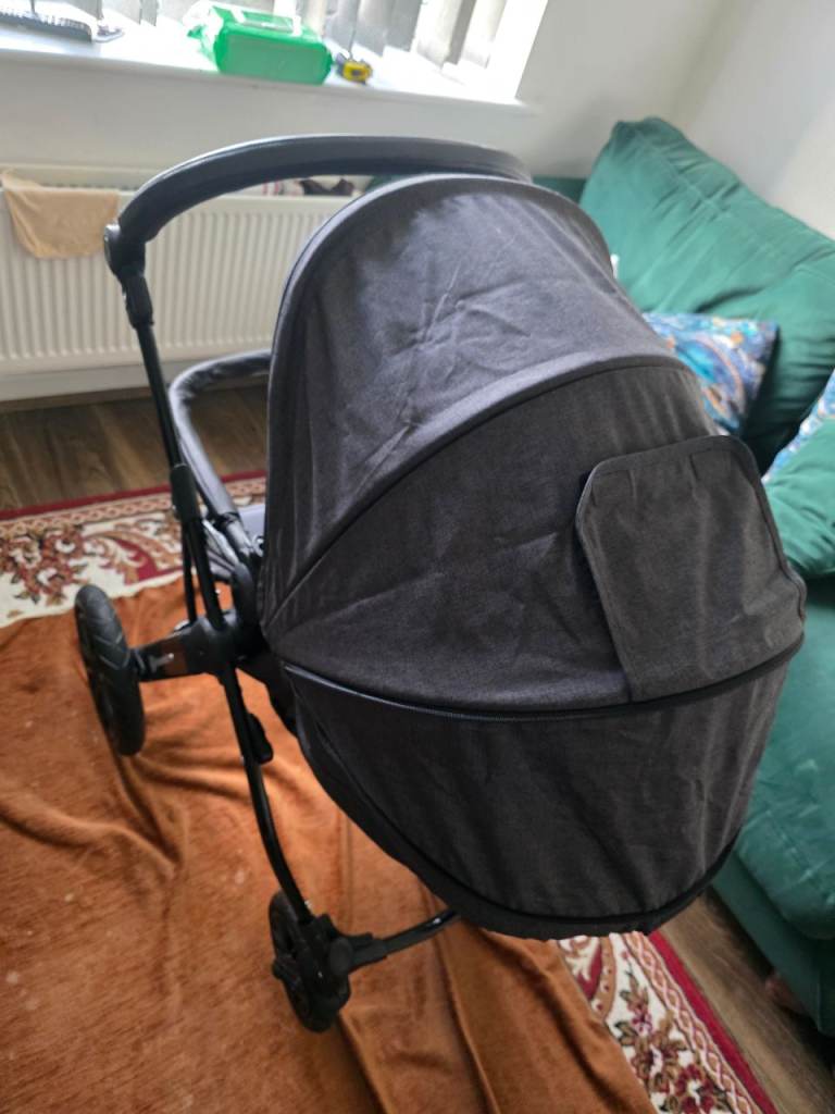 Kinderkraft Pram – £20
