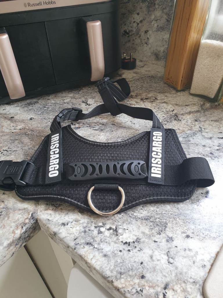 Two New IRISCARGO Dog Harnesses for Medium Dogs